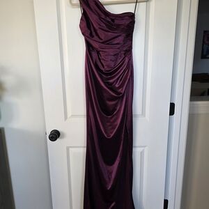 Elegant One-Shoulder Purple Gown